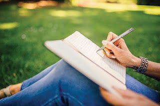 The Therapeutic Benefits of Creative Writing: Journaling for Mental Wellness